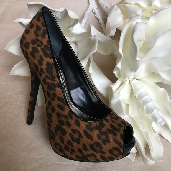 𝐉𝐄𝐍𝐍𝐈𝐅𝐄𝐑 𝐋𝐎𝐏𝐄𝐙 Peep-Toe Stiletto - Picture 4 of 12